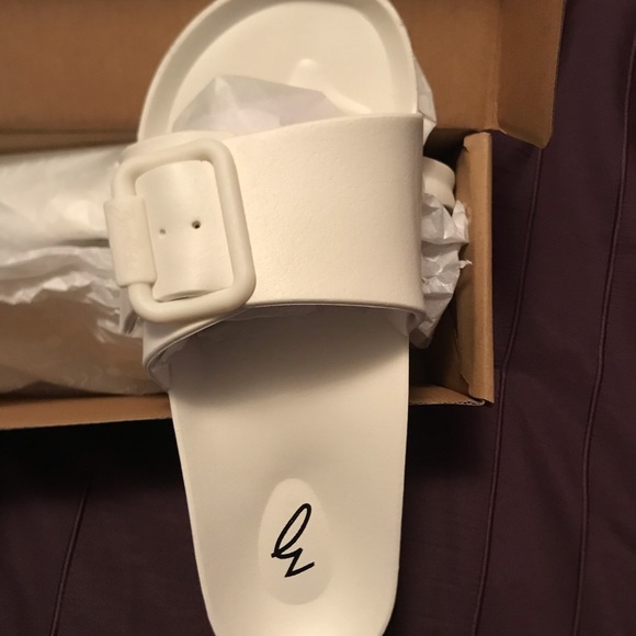 White summer slides - Picture 2 of 8